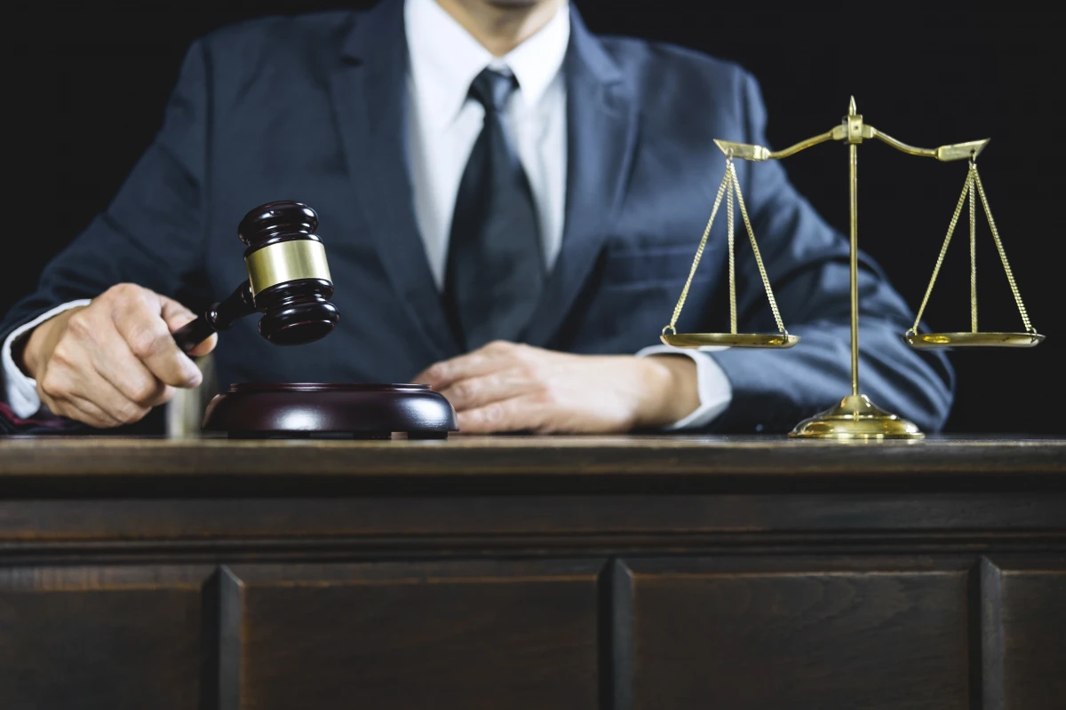 Le droit à un procès équitable face au terrorisme : un défi pour la justice